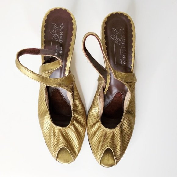 Leather Gold Shoes - Picture 3 of 3